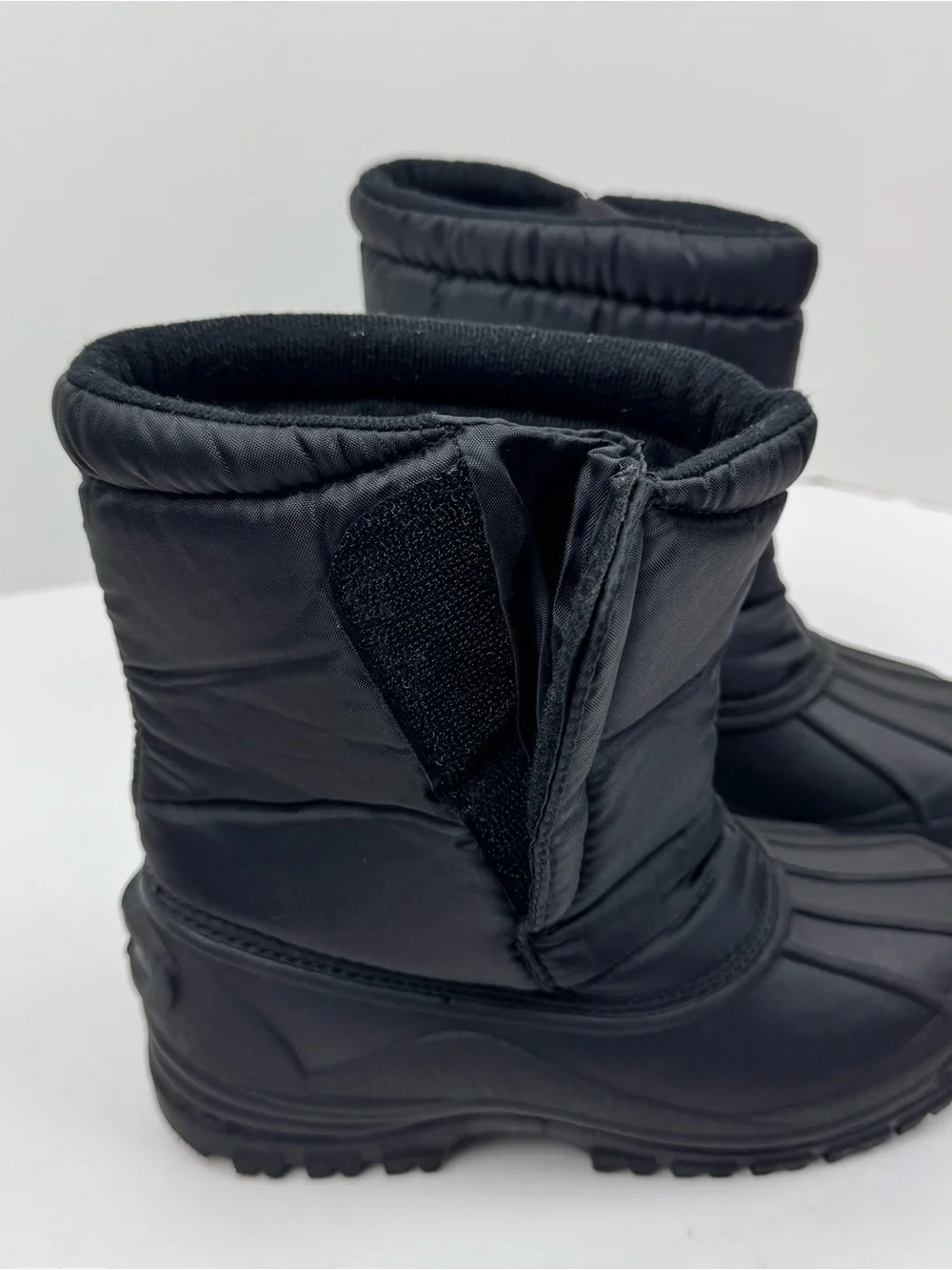Alpine Design Snow Crusher II waterproof winter boots. Youth size 5.